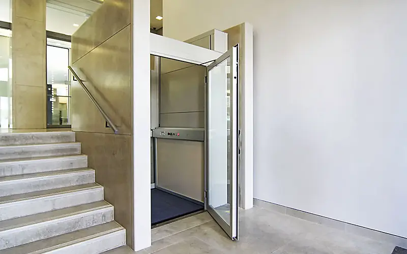 Instalación de un elevador de corto recorrido para un domicilio